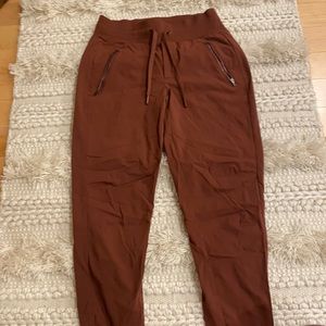 Athleta, jogger, maroon, size 0 or 25